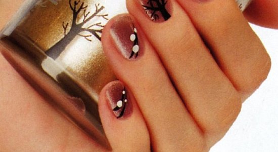 Рисунок для коротких ногтей - Темные снежинки Рисунок для коротких ногтей - Темные снежинки