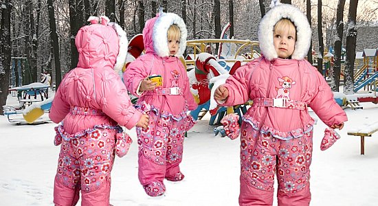 Правила выбора гардероба для ребенка на зиму