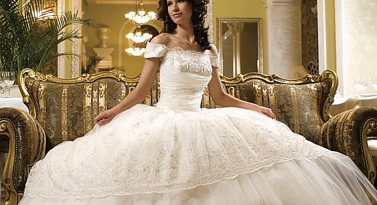 Свадебные платья Ампир - это простота и экстравагантность