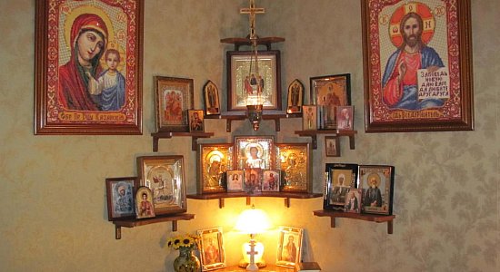 Икона в доме: современное решение Икона в доме: современное решение
