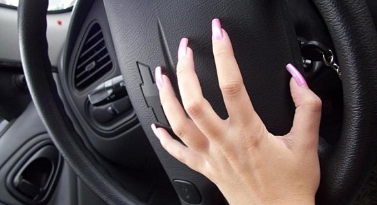 Почему ногти, росшие правильно, загибаются? Почему ногти, росшие правильно, загибаются?