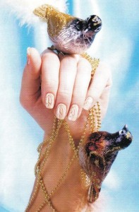 Рисунок на ногтях "Райские птички"