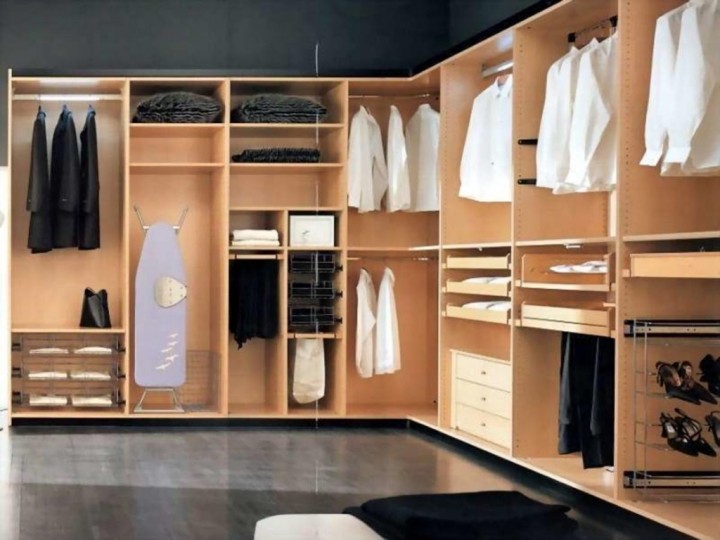 Как правильно организовать гардеробную комнату?2