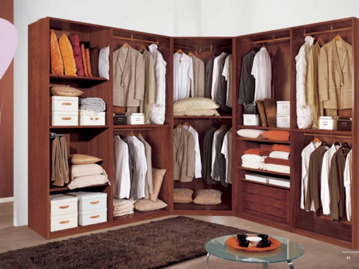 Как правильно организовать гардеробную комнату?3